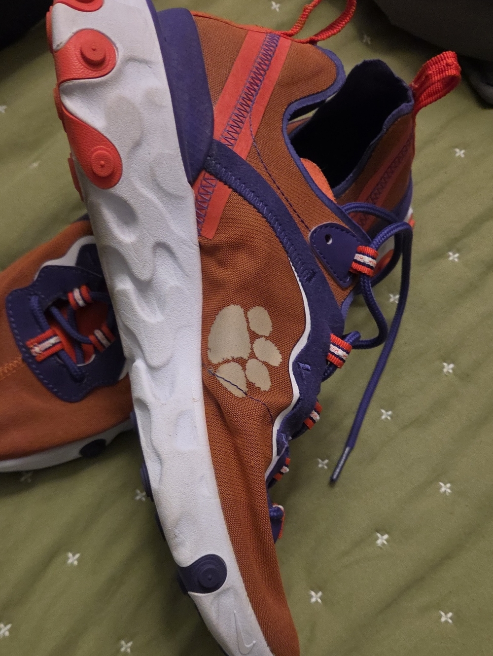 Nike Clemson Active Sneakers in Burnt Orange & Purple W Xtra Laces (Orange)